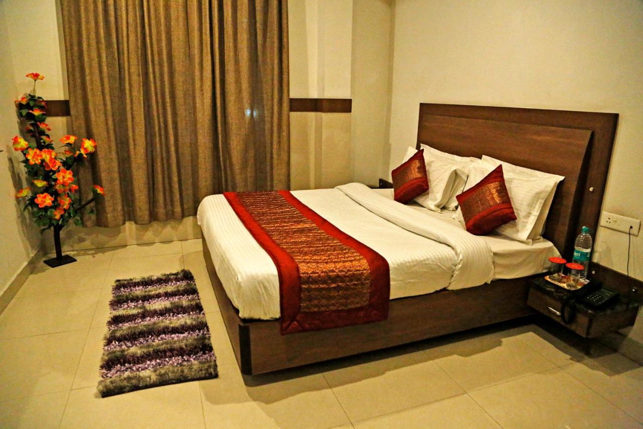 Capital O 4302 Hotel Imperial Lodge Jammu Exterior foto